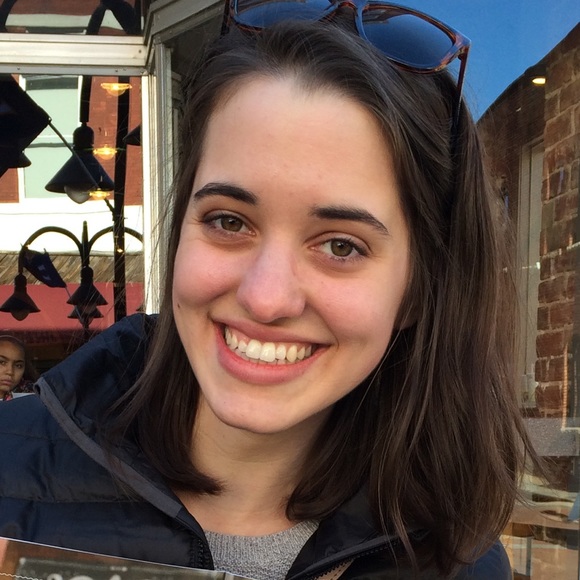 Meet your Posher, Caroline - Picture 1 of 1